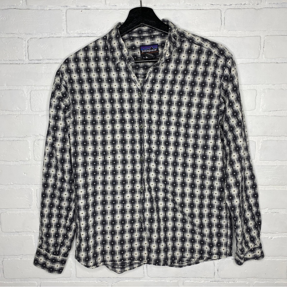 Patagonia Organic Cotton Geometric Button Down Shirt Black & White Small Vintage